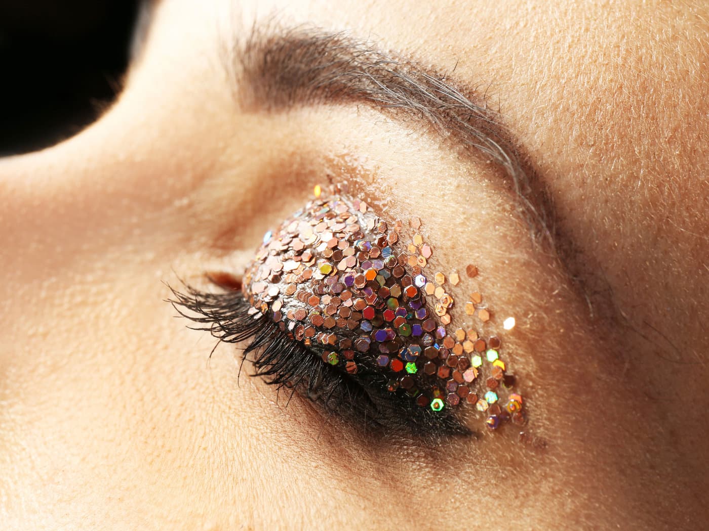 Lash stylist